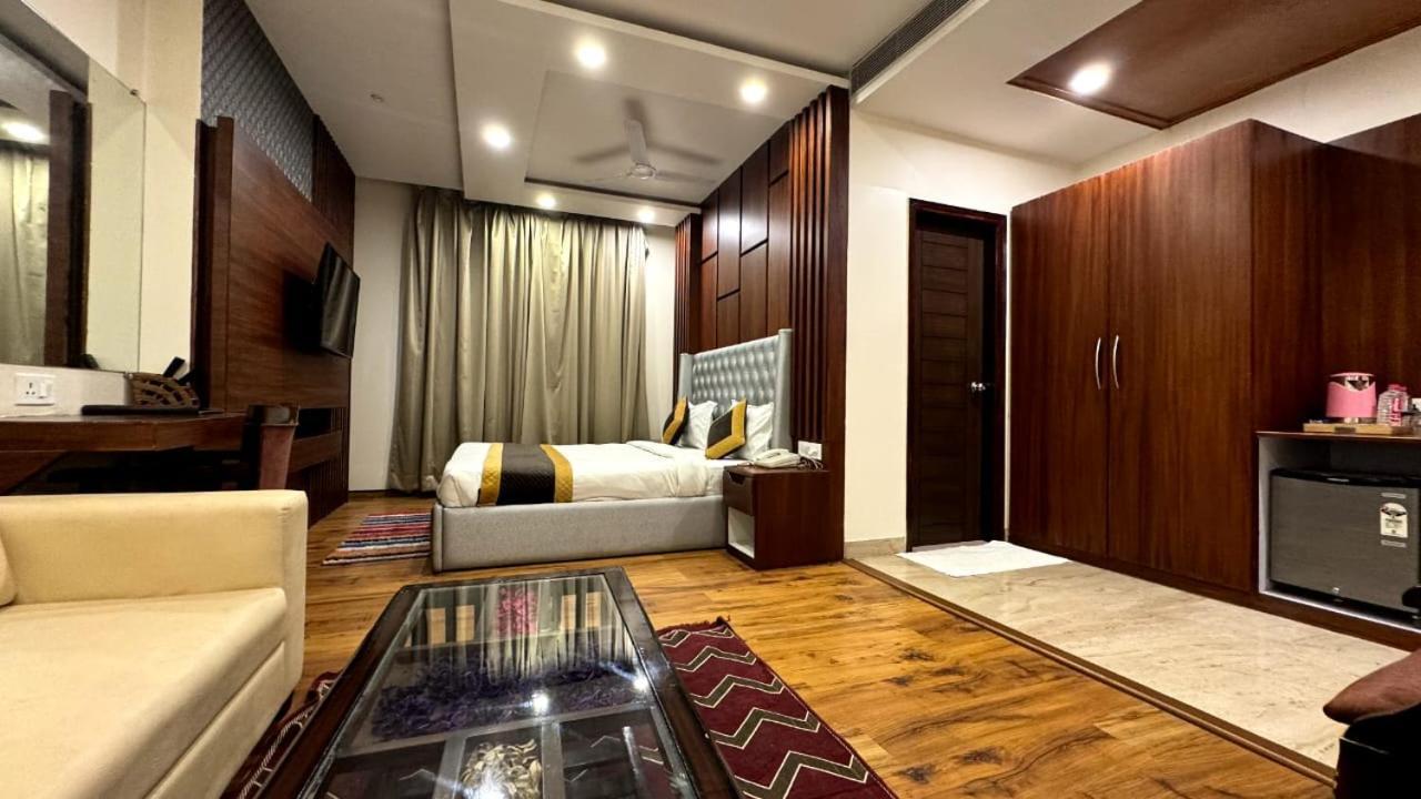 Hotel River Rhythm Assi Ghat Varanasi Exteriör bild