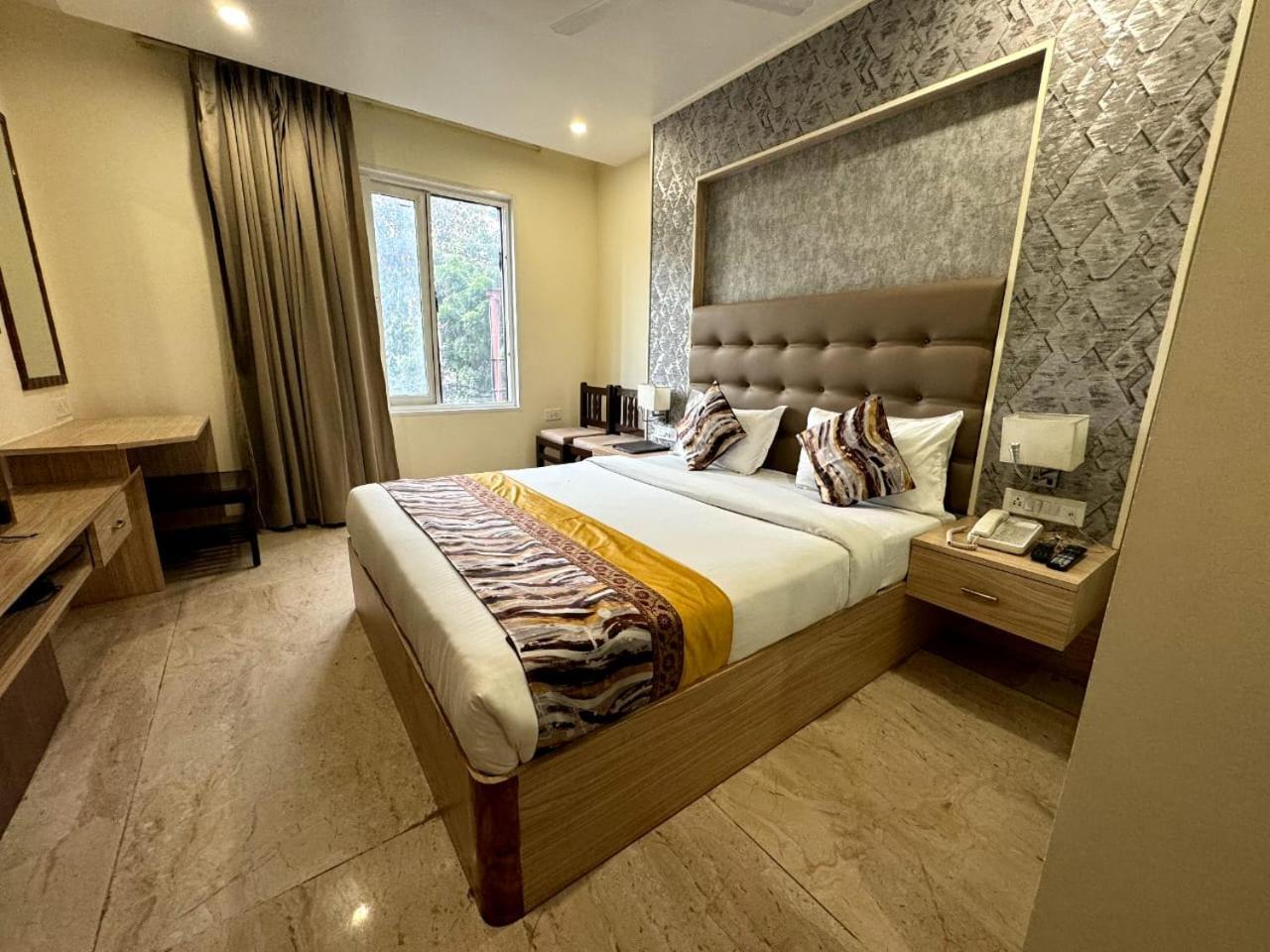 Hotel River Rhythm Assi Ghat Varanasi Exteriör bild