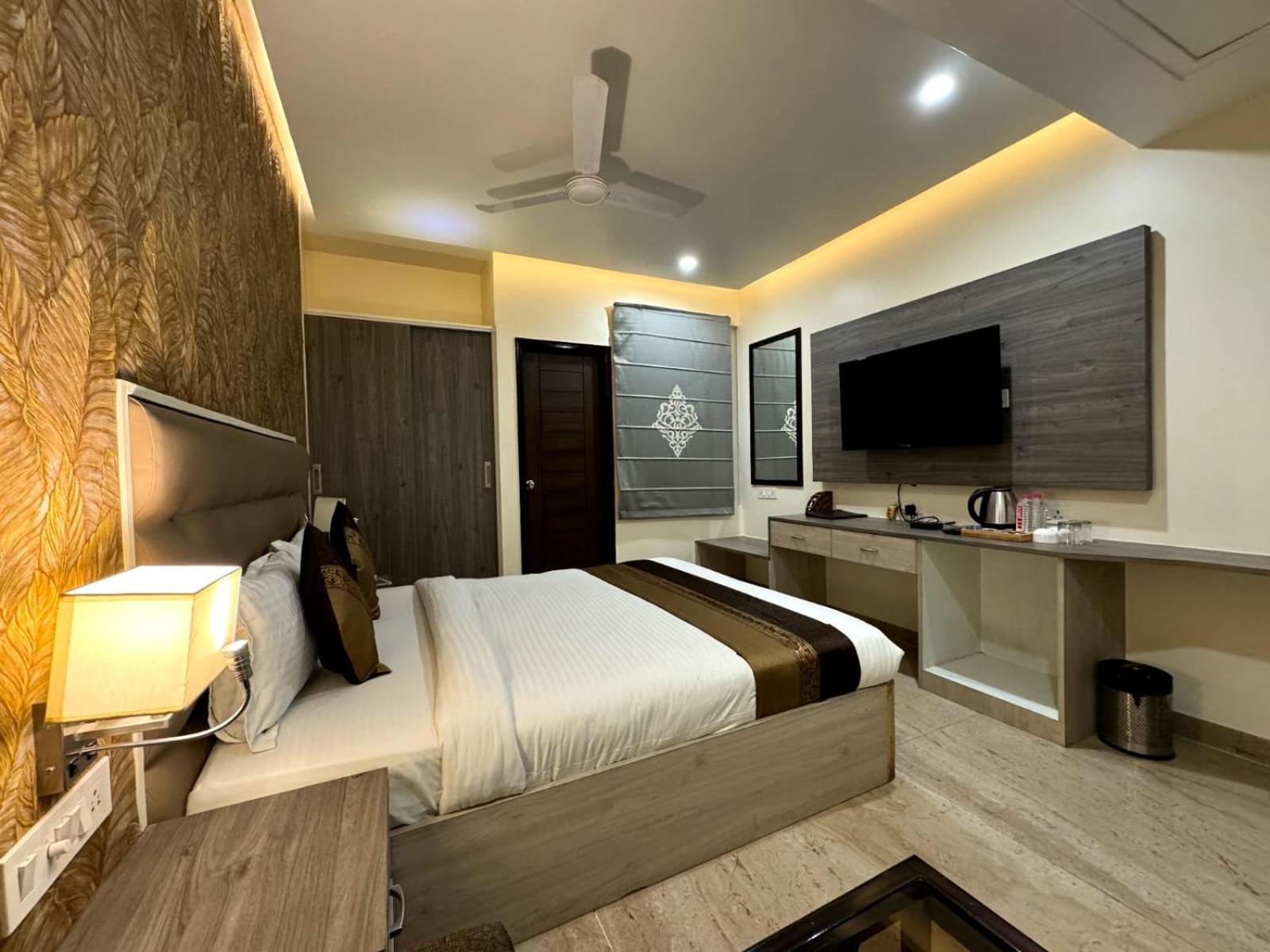 Hotel River Rhythm Assi Ghat Varanasi Exteriör bild