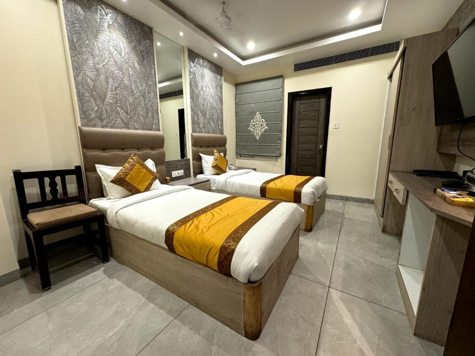 Hotel River Rhythm Assi Ghat Varanasi Exteriör bild