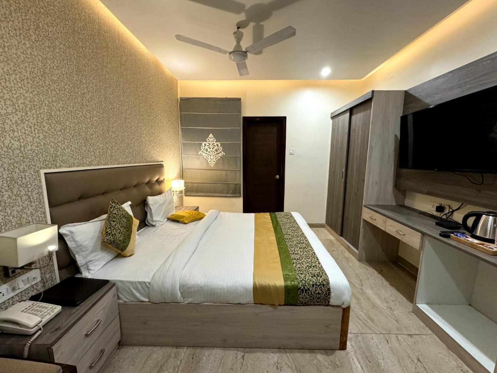 Hotel River Rhythm Assi Ghat Varanasi Exteriör bild