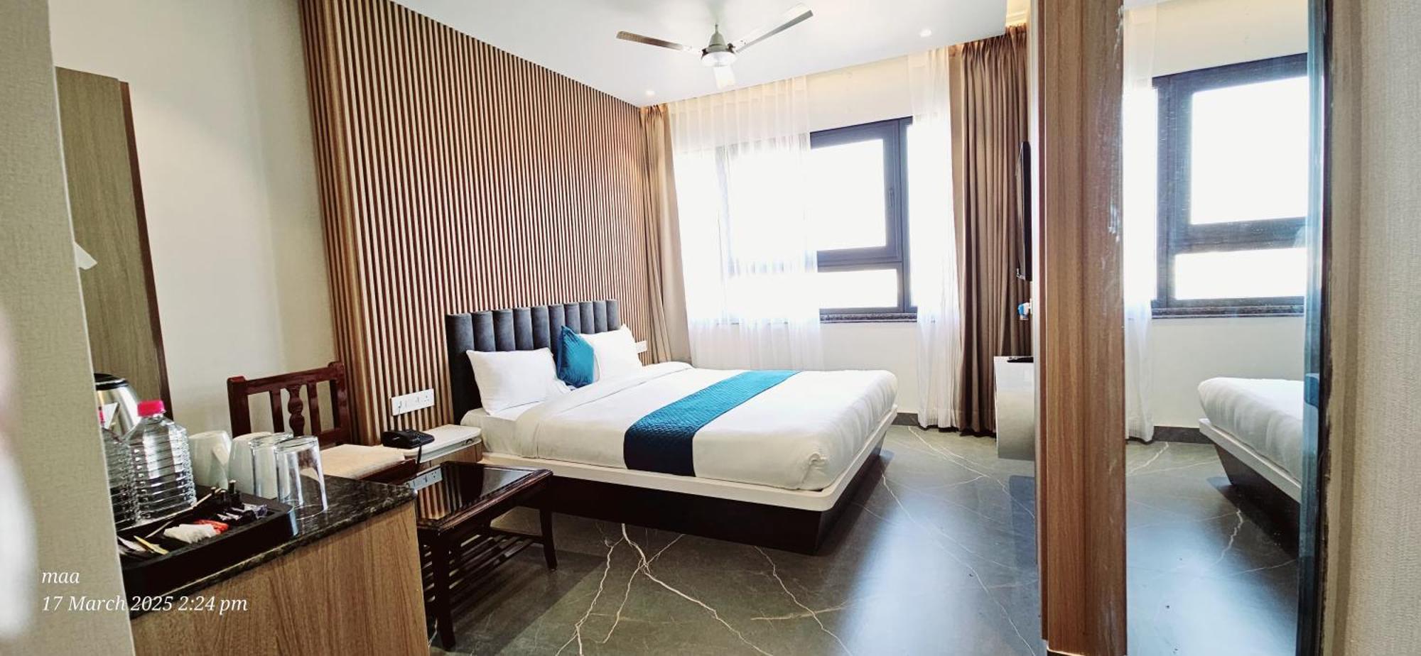 Hotel River Rhythm Assi Ghat Varanasi Exteriör bild